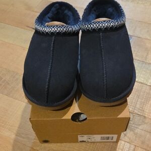 UGG TASMAN size 7